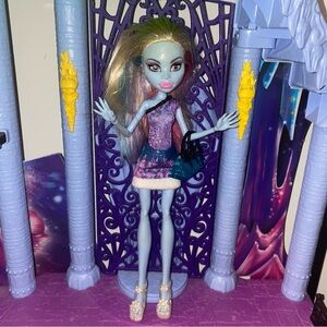 Monster High Scaris City of Frights Abbey Bominable doll